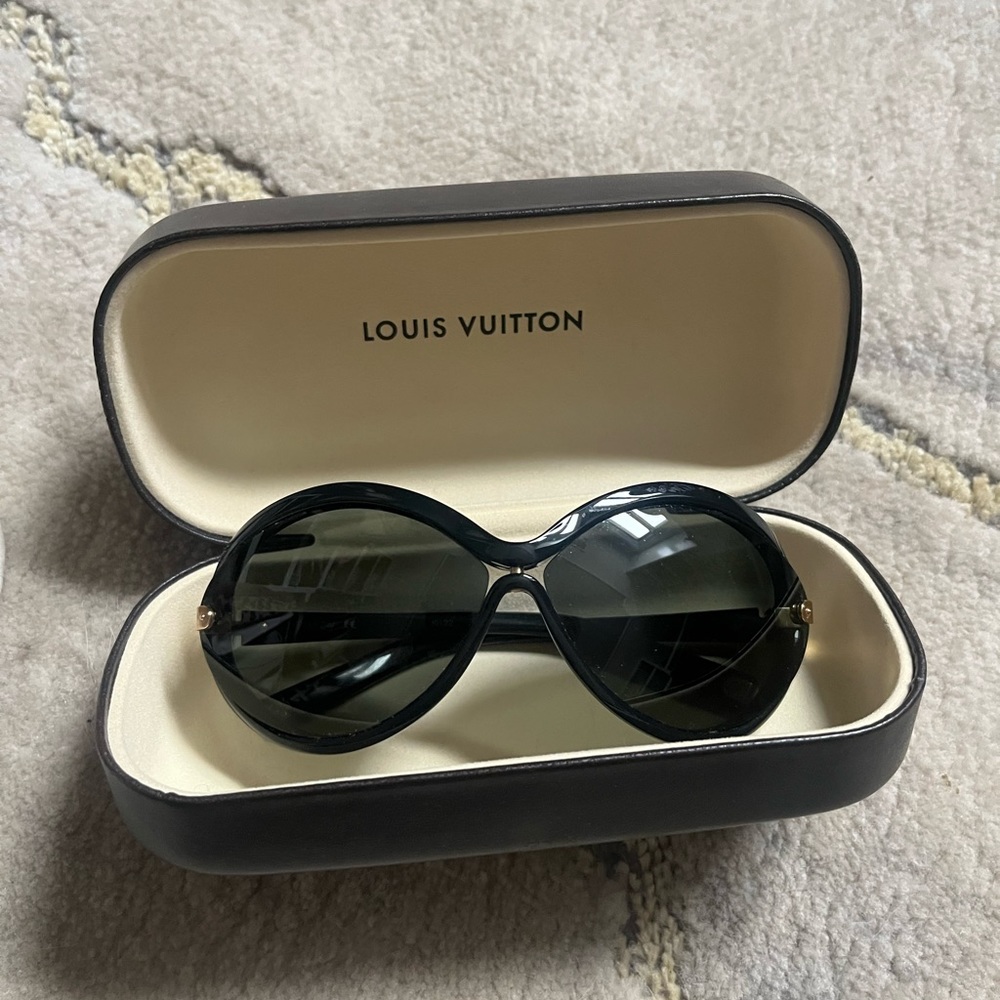 Authentic Louis Vuitton Sunglasses